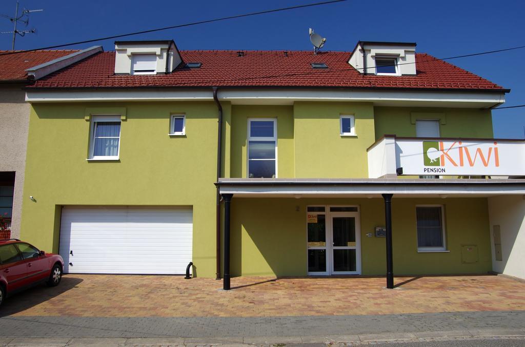 Pension Kiwi Mikulov Exterior photo