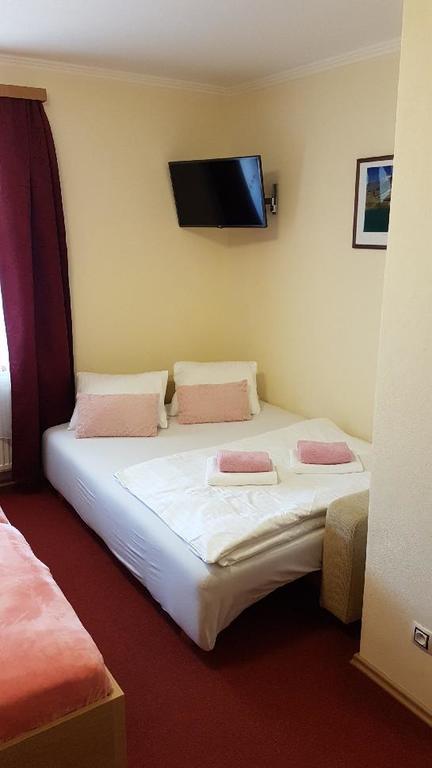 Pension Kiwi Mikulov Exterior photo